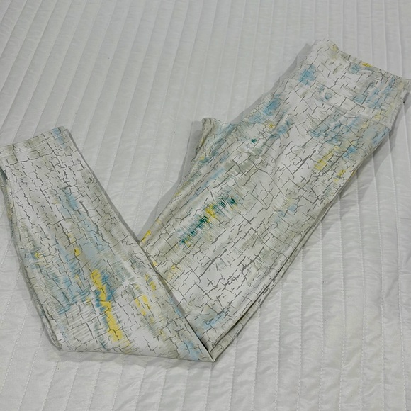 Fabletics Define PowerHold® High-Waisted Legging - Picture 1 of 3